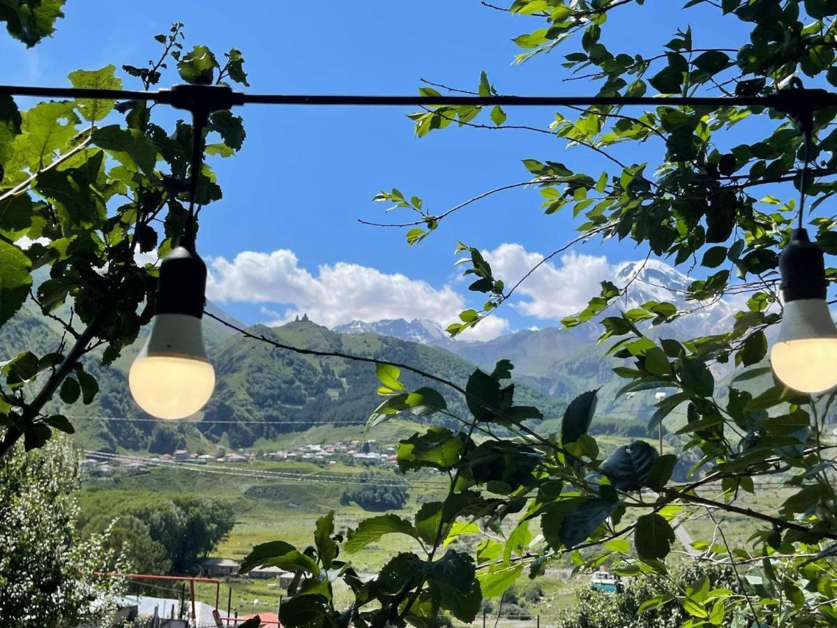 Hotel Axien Kazbegi Екстериор снимка