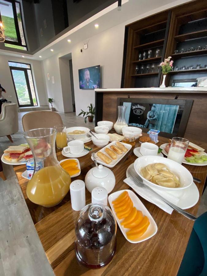Hotel Axien Kazbegi Екстериор снимка