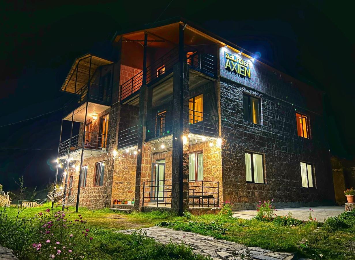 Hotel Axien Kazbegi Екстериор снимка