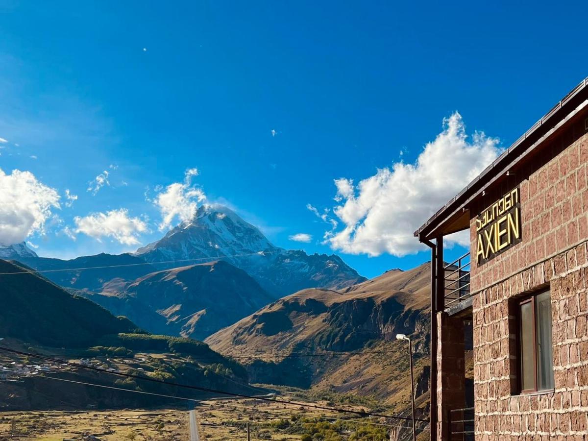 Hotel Axien Kazbegi Екстериор снимка