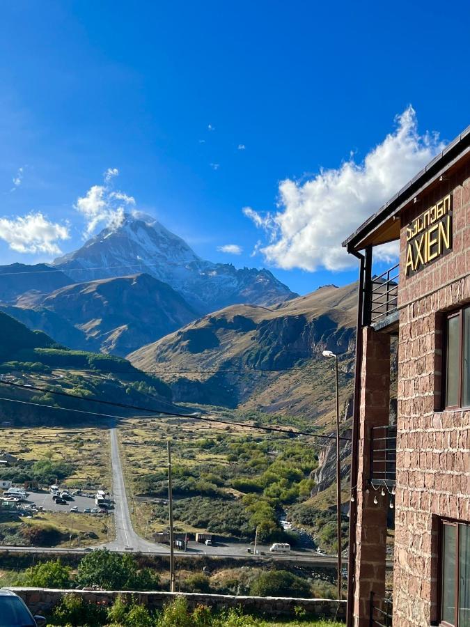 Hotel Axien Kazbegi Екстериор снимка