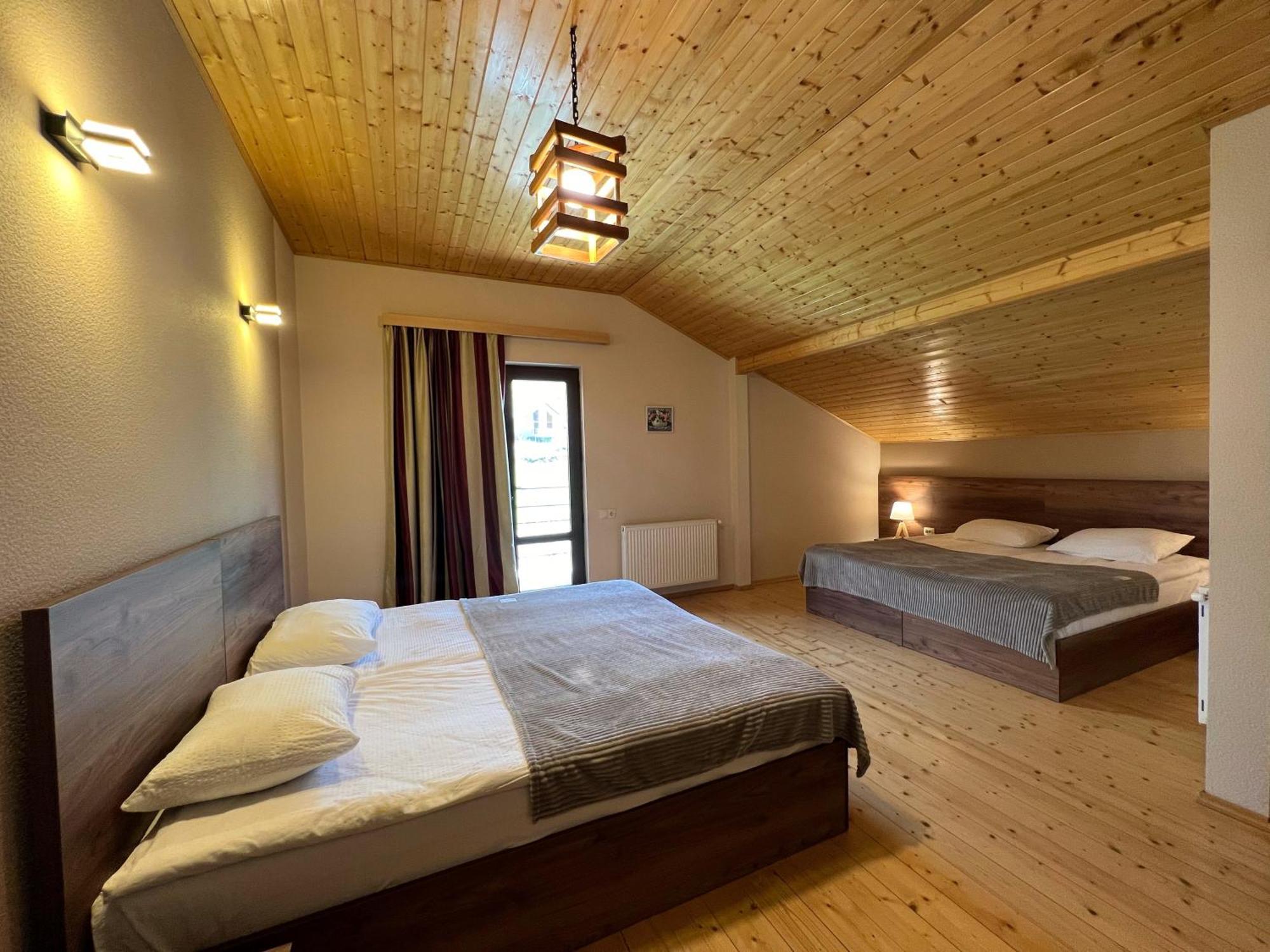 Hotel Axien Kazbegi Екстериор снимка